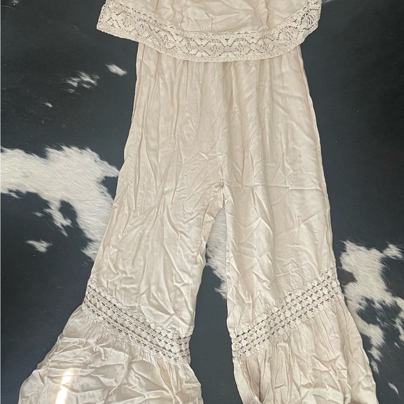Pants - Elegant Cream Lace-Trimmed Jumpsuit